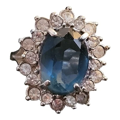 Anillo de mujer talla 5 1/2 imitación piedra azul relleno de oro de 18 quilates con circonitas cúbicas  Foto 1 de 4