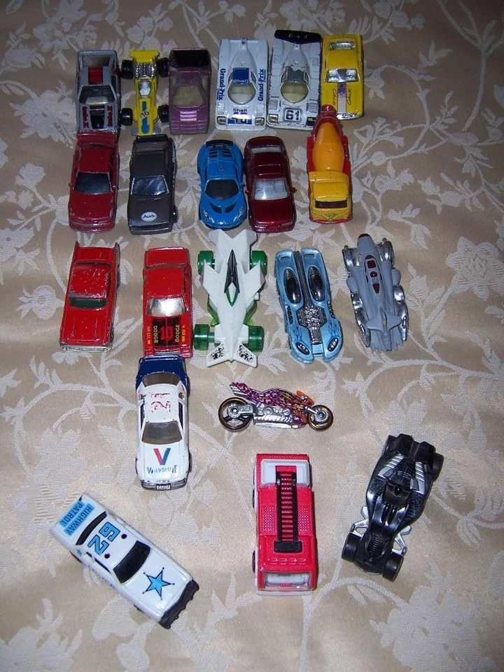 VINTAGE CARS MATCHBOX lesney england HOTWHEELS MARJORETTE KIDCO x 21 - image 1 of 1