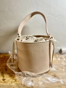 Freesia Leder Kieseleimer Tasche Neu mit Etikett Beige - Bild 1 von 6