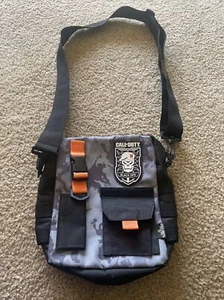 Official Call of Duty Black Ops 4 Tactical Sling Messenger Bag Satchel - Picture 1 of 4