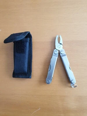 Pince outils multifonctions 7 cm plié dans sa pochette - Photo 1/3