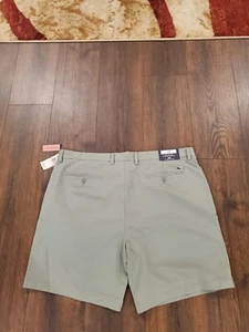 New Vineyard Vines mens Classic fit golf shorts sz 40 - Picture 1 of 5