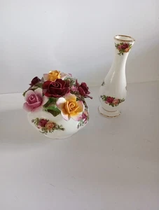 Royal Albert Old Country Roses Bouquet of Roses in Bowl With 13.5cm Bud Vase VGC - Picture 1 of 10