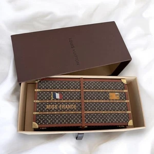 LOUIS VUITTON Monogram Trunk Miss France Paperweight 2010 VIP Gift - Picture 1 of 12