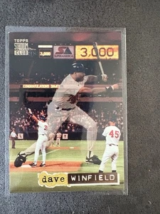 1994 Topps Stadium Club Gold DAVE WINFIELD #2 Minnesota Twins  3,000 Hits - Picture 1 of 2