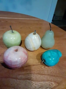 5 Onyx Agate Gemstone Apple And Pear Paperweights Lot - Picture 1 of 12