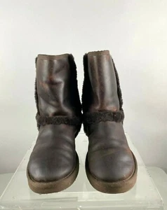 UGG AUSTRALIA S/N 1008825 CARTER CUERO MARRÓN OSCURO - UK7,5/US9/EU40 - RP21/29 - Imagen 1 de 5