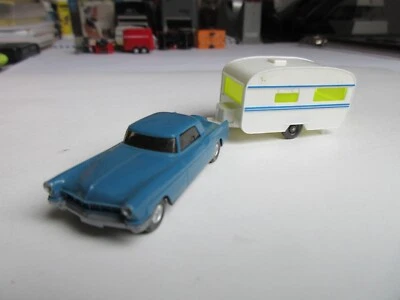 WIKING 1:87 Ford Continental (21), Blu Azzurro Con Roulotte (5k) - Immagine 1 di 4