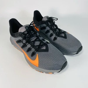 Nike Quest 2 Schuhe Herren 11,5 CU4927-001 schwarz grau orange Laufen Sport Fitnessstudio Logo - Bild 1 von 13