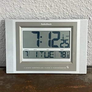 Radio Shack Atomic Wall Clock Radio Controlled Temp Month Day Hour Minute Second - Picture 1 of 4