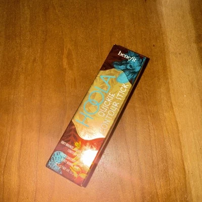 Benefit Hoola Contour Stick Soft Bronze 8.5g - Image 1 of 4