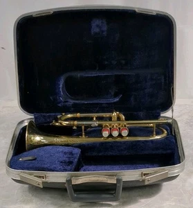 Vintage CONN USA Director Shooting Star Trumpet W/Mouthpiece & Hardcase - Picture 1 of 18