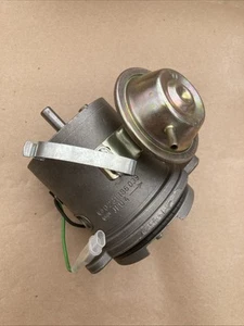 Vauxhall Cavalier -Astra Bosch Points Distributor Early 1980’s Nos - Picture 1 of 3
