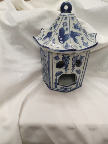 Chinese Design Blue White Large Ceramic Bird House 10 1/2 " x 6" Cover