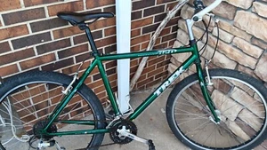 Trek 820 Mountain Bike - Picture 1 of 7