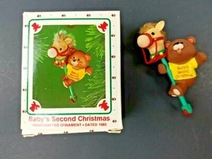 1985 Hallmark Handcrafted Ornament " Baby's Second Christmas " NEU IM KARTON - Bild 1 von 3