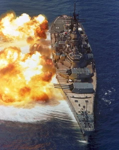 Nuova foto 8x10: corazzata USS IOWA (BB-61), il grande bastone - Foto 1 di 1