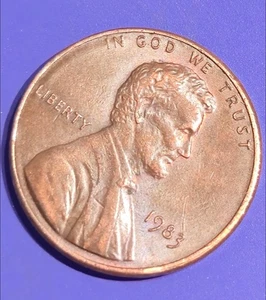 1983 "ULTRA RARE" Lincoln Penny,No Mint Mark, the small 8  - Picture 1 of 2