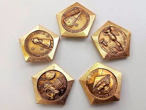 Soviet Russian Set of 5 Badges Space Program of the USSR Rocket Sputnik Cosmos - Picture 1 of 24