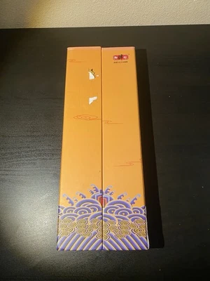 Corbata china en caja dorada Foto 1 de 4