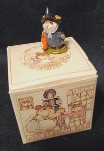 Wee Forest Folk M-156 Littlest Witch (Retired) with box 1987 Annette Petersen - Picture 1 of 8