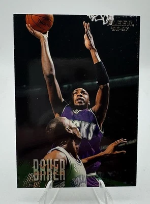 1996-97 Fleer #61 Vin Baker Milwaukee Bucks - Imagem 1 de 2