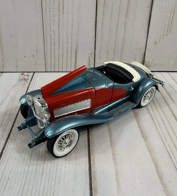 1935 Duesenberg SSJ, METALLIC BLUE & RED 1:32 Scale - SIGNATURE MODELS - 32318 - Image 1 of 4