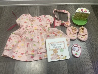 Conjunto de traje de cumpleaños American Girl Bitty Baby Strawberry Foto 1 de 4