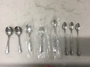 VTG Set of 4 Oneida TODDLETIME Stainless Infant Feeding Spoons 3 Spoons 1 Fork - Picture 1 of 5