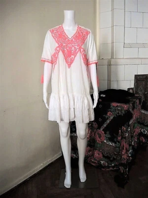 Manoush Sommerkleid Kleid Folklore weiß mit pinker Stickerei und Rüschen - Bild 1 von 4