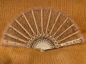 Spitze Blumenmuster verziert goldfarben Fan Wanddekor, Vintage, 1970er Jahre, 17 x 9 Zoll - Bild 1 von 9