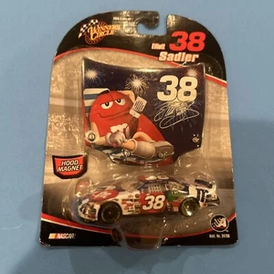 Winner's Circle 2005 NASCAR #38 Elliott Sadler M&M Combo Car & Hood Magnet 1:64 - Picture 1 of 2