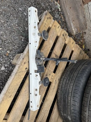 Toyota Hilux 2008 camioneta MK6. Panel Slam con captura de capó. Todo bien. Sin daños. Foto 1 de 4