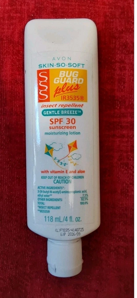 Avon Skin So Soft BUG GUAD plus con 30 lociones 4 fl. oz.  GENTLE BREEZE Foto 1 de 1