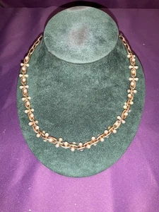 "Collar de metal Etienne Aigner vintage de perlas de imitación tono dorado de los años 80 9""" - Imagen 1 de 12