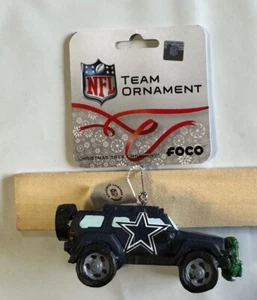 Dallas Cowboys SUV Vehicle with Holiday Wreath Christmas Ornament - Picture 1 of 2