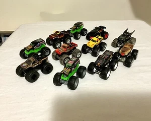 Konvolut 11 4x4 Trucks Monster Jam Hot Wheels SML 1:64 GRAVE DIGGER BIG FOOT - Bild 1 von 5