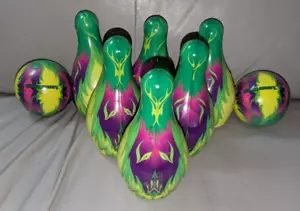 Chuck E Cheese 2 Balls & 6 pins Soft Foam bowling set with bag Toy Prize EUC HTF - Picture 1 of 7