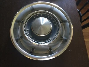 one only, 1969 chrysler, rwd #335 hubcap. 15” - Picture 1 of 12
