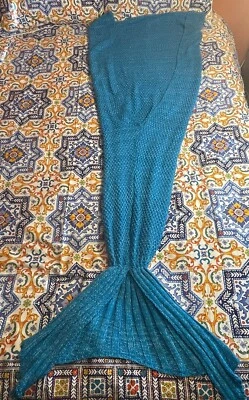 Manta cola de sirena azul verde azulado suave tejida a mano para adultos Foto 1 de 4