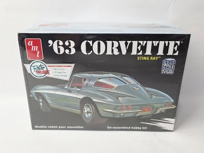 AMT '63 STINGRAY CORVETTE RETRO DELUXE 1/25 SCALE MODEL KIT VERY NICE!!!! - Image 1 of 4