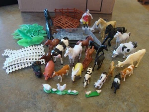 Vintage FARM ANIMALS & FENCES Small size COWS HORSES CHICKENS Large Lot 3+ age - Picture 1 of 3