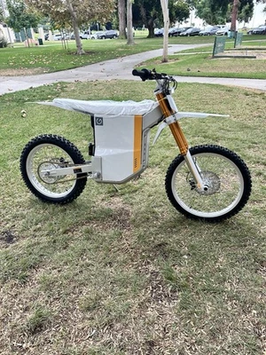 Gowow Ori Electric Dirt Bike Motorcycle - Image 1 of 4
