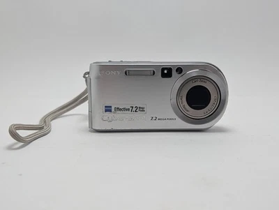 Sony Cyber-shot DSC-P200 7.2MP Digital Camera with Battery - Image 1 of 4