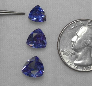 2,33 kt Tansanit Billionenschliff CZ 8 x 8 mm KOSTENLOSER VERSAND - Bild 1 von 1