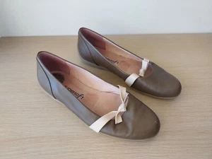 Supersoft By Diana Ferrari Size 8 / 39 Brown /Green Leather Ballet Shoes Flats - Picture 1 of 9