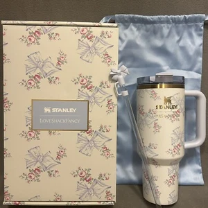 THE STANLEY X LOVESHACKFANCY HOLIDAY QUENCHER | 40 OZ (Rosa Beaux Blue) - Picture 1 of 12