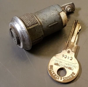 Old C406 Ignition Switch Lock (Broken) & Briggs & Stratton Corporation Key - Picture 1 of 11