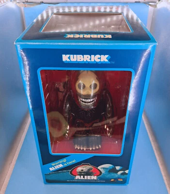 Como Nuevo Medicom 1up Kubrick 400% Figura Alienígena De Colección Versión KENNER + Póster Foto 1 de 4