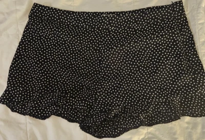 Women's Zara Tafalue Collection Black/White Shorts/ US Size L/ Women's Apparel - Image 1 of 4